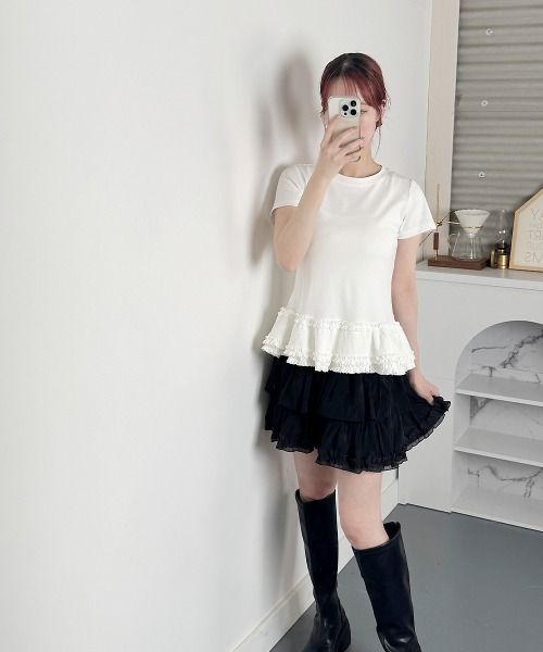 VIVID LADY（ビビッドレディー）の「裾フリル スリムロングT 半袖/Ruffled Hem Slim Short Sleeves（Tシャツ/カットソー・レディース・ホワイト/グレー・FREE）」の10枚目の写真