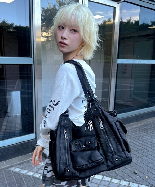 .KOM（ドットコム）の「A'GEM/9 × .kom 『.KOM/ドットケーオーエム』A4対応のレザー2WAY ショルダーバッグ（ショルダーバッグ・メンズ・ブラック・FREE）」の16枚目の写真