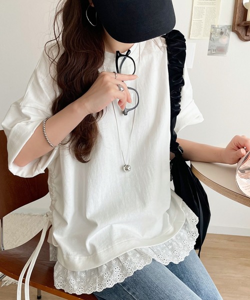 classicalelf（クラシカルエルフ）の「体型カバーも叶う！重ね着風で即こなれ感♪ レイヤード風サイドドロスト裾 綿100％レースビッグTシャツ（Tシャツ/カットソー・レディース・グリーン/チャコール/オフホワイト・SMALL/MEDIUM/LARGE/X-LARGE）」の2枚目の写真