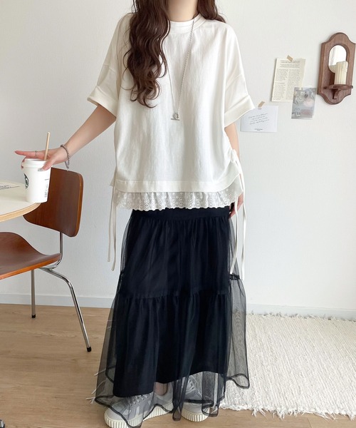 classicalelf（クラシカルエルフ）の「体型カバーも叶う！重ね着風で即こなれ感♪ レイヤード風サイドドロスト裾 綿100％レースビッグTシャツ（Tシャツ/カットソー・レディース・グリーン/チャコール/オフホワイト・SMALL/MEDIUM/LARGE/X-LARGE）」の12枚目の写真