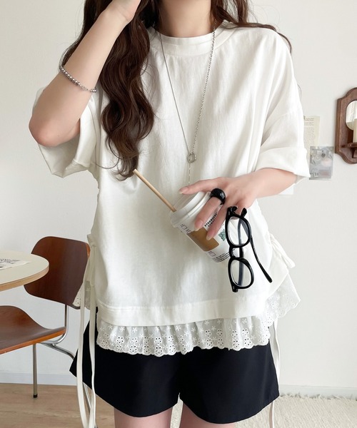 classicalelf（クラシカルエルフ）の「体型カバーも叶う！重ね着風で即こなれ感♪ レイヤード風サイドドロスト裾 綿100％レースビッグTシャツ（Tシャツ/カットソー・レディース・グリーン/チャコール/オフホワイト・SMALL/MEDIUM/LARGE/X-LARGE）」の6枚目の写真