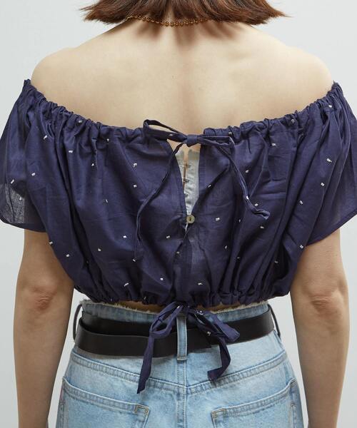 SOFFITTO(ソフィット)の「インド綿ドット刺繍ギャザーボレロブラウス(カーディガン/ボレロ・レディース・ネイビー/ブラウン/ブラック・FREE)」の5枚目の写真
