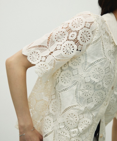 Embroidered lace short-sleeved shirt / 刺繍レース半袖シャツ