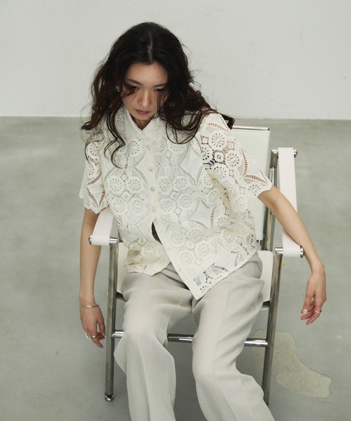 Embroidered lace short-sleeved shirt / 刺繍レース半袖シャツ