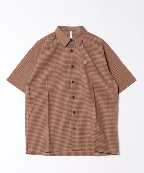 Anytime Songs(エニータイムソングス)の「one point embroidery check shirt/ワンポイント 刺繍 ミニチェック 半袖シャツ(シャツ/ブラウス・メンズ・ブルー/チャコールグレー/ピンク/ブラウン・M/L/XL)」の1枚目の写真