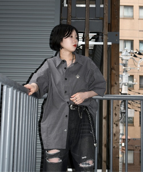 Anytime Songs(エニータイムソングス)の「one point embroidery check shirt/ワンポイント 刺繍 ミニチェック 半袖シャツ(シャツ/ブラウス・メンズ・ブルー/チャコールグレー/ピンク/ブラウン・M/L/XL)」の11枚目の写真