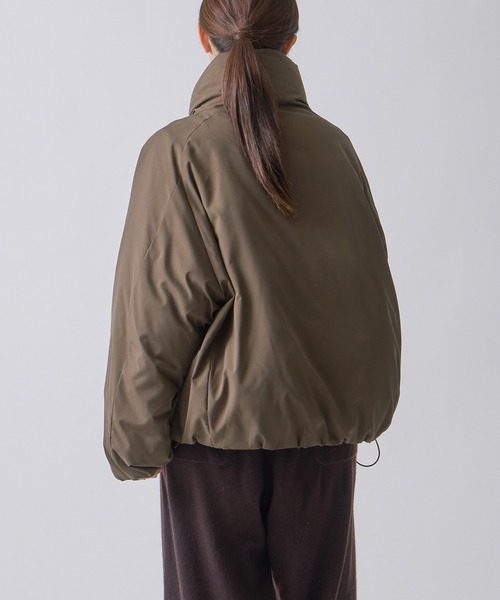 miffew（ミフュー）の「「miffew/ ミフュー」STAND COLLAR DOWN JACKET（ダウンジャケット/コート・レディース・グレイッシュベージュ/ブラック/ブラウン・2/1）」の18枚目の写真