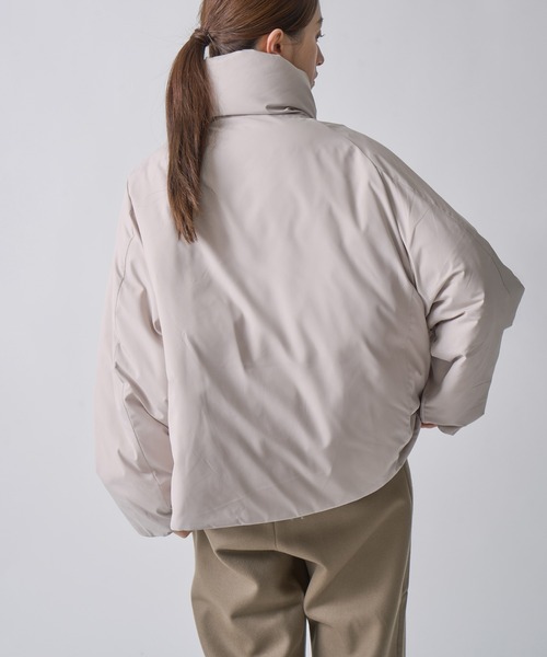 miffew（ミフュー）の「「miffew/ ミフュー」STAND COLLAR DOWN JACKET（ダウンジャケット/コート・レディース・グレイッシュベージュ/ブラック/ブラウン・2/1）」の21枚目の写真