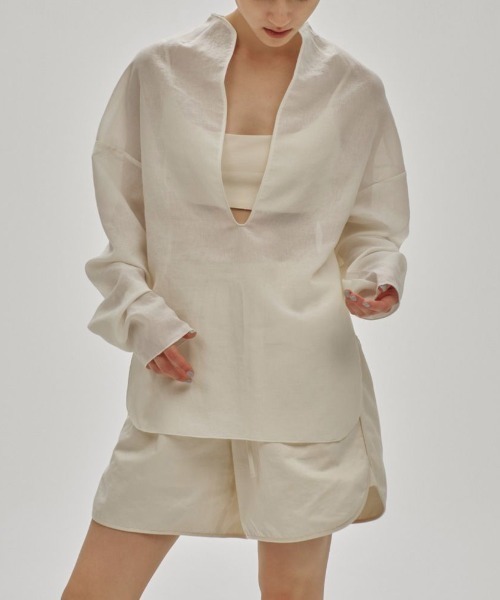 TODAYFUL(トゥデイフル)の「TODAYFUL Slub Slit Shirts 12510411(シャツ/ブラウス・レディース・ブラック/ホワイト・FREE)」の3枚目の写真
