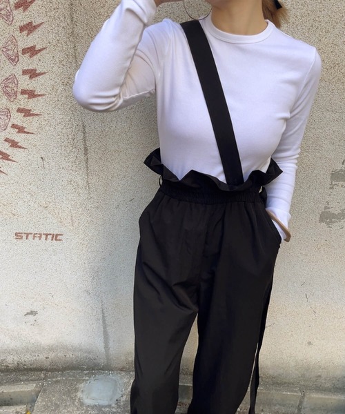 ISOOK（アイスー）の「ウエストギャザーマルチウェイサロペット (comochi original) / サスペンダー付き サロペットパンツ ナイロンパンツ パラシュートパンツ フリル（サロペット/オーバーオール・レディース・ベージュ/ブラック・FREE）」の11枚目の写真