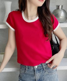 程良くコンパクトなサイジングのリンガーTシャツ