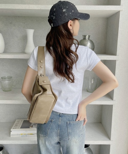TREOVER(トレオーバー)の「程良くコンパクトなサイジングのリンガーTシャツ(Tシャツ/カットソー・レディース・ホワイト×ブラック/ブラック/ホワイト×レッド/オフホワイト/オートミール・FREE)」の15枚目の写真