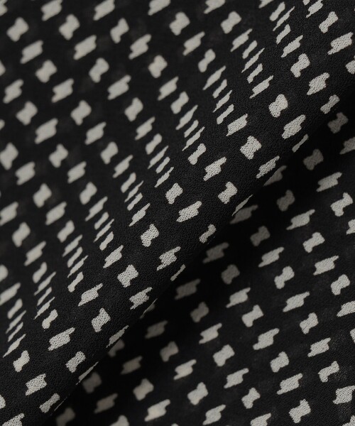 MACKINTOSH LONDON（マッキントッシュ ロンドン）の「フラグメントプリントワンピース（ワンピース・レディース・オフホワイト/ブラック・38/40）」の3枚目の写真