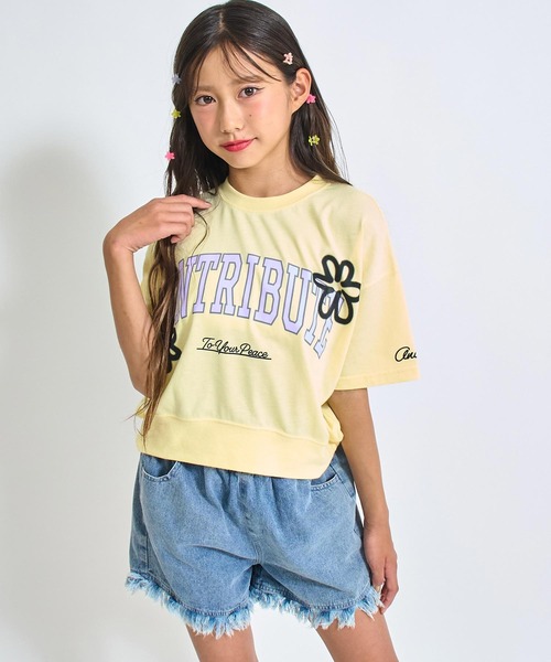 ANAP GiRL(アナップガール)の「カレッジ フラワー スプレー クロップド Tシャツ 【キッズお揃い】(Tシャツ/カットソー・キッズ・ライトグレー/ブラック/ライトイエロー・XS/M/S)」の3枚目の写真