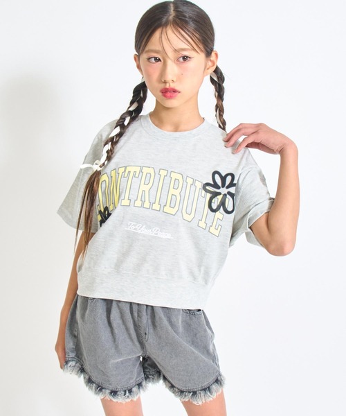 ANAP GiRL(アナップガール)の「カレッジ フラワー スプレー クロップド Tシャツ 【キッズお揃い】(Tシャツ/カットソー・キッズ・ライトグレー/ブラック/ライトイエロー・XS/M/S)」の1枚目の写真