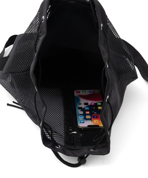 VitaFelice（ヴィータフェリーチェ）の「メッシュナイロンバッグ ナップサック 撥水 超軽量 夏バッグ（バックパック/リュック・レディース・ブラック・FREE）」の7枚目の写真