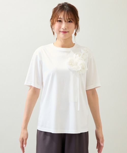 Rose Tiara(ローズティアラ)の「【接触冷感/綿100%/手洗いOK】巻きバラ刺繍カットソー(Tシャツ/カットソー・レディース・オフホワイト/ブラック・38/42/46)」の10枚目の写真