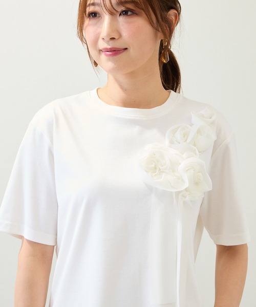 Rose Tiara(ローズティアラ)の「【接触冷感/綿100%/手洗いOK】巻きバラ刺繍カットソー(Tシャツ/カットソー・レディース・オフホワイト/ブラック・38/42/46)」の7枚目の写真