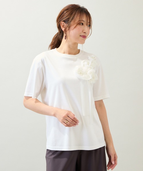 Rose Tiara(ローズティアラ)の「【接触冷感/綿100%/手洗いOK】巻きバラ刺繍カットソー(Tシャツ/カットソー・レディース・オフホワイト/ブラック・38/42/46)」の16枚目の写真