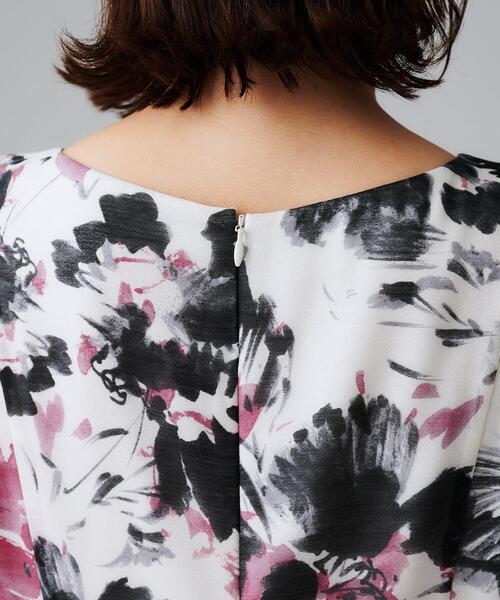 UNTITLED(アンタイトル)の「【シアー/エレガント/花柄/夏ワンピ】ペイントフラワーワンピース(ワンピース・レディース・ブルー系/ピンク系・44/46/48/50/42/00/01/02/03/04)」の16枚目の写真