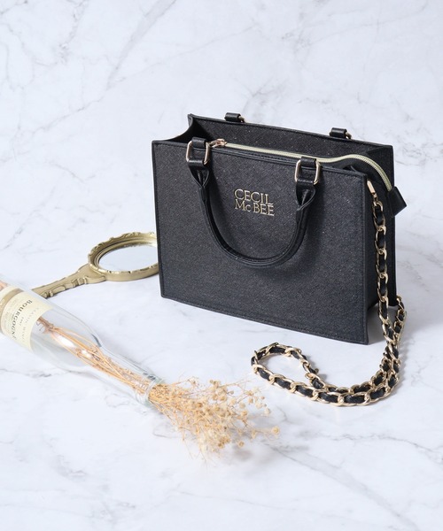 CECIL McBEE（セシルマクビー）の「ＣＥＣＩＬ ＭｃＢＥＥ ラメチェーンハンドルバッグ（トートバッグ・レディース・ブラック/アイボリー・FREE）」の2枚目の写真