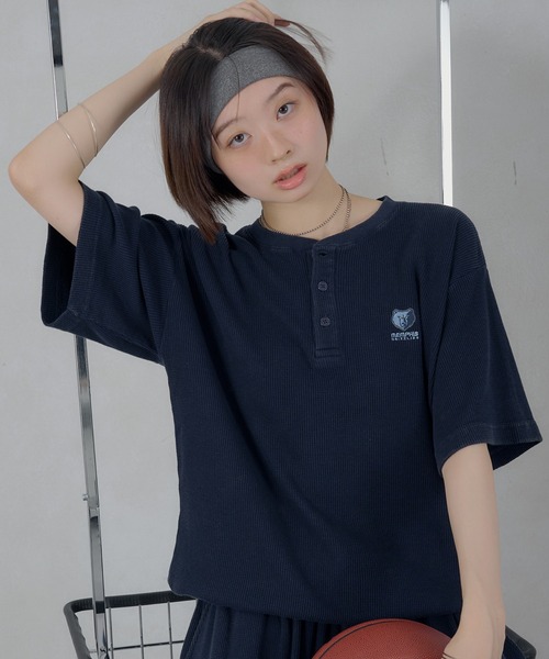 Perushu(ペルーシュ)の「Perushu/NBA ワッフルヘンリーネックTシャツ(Tシャツ/カットソー・メンズ・ボルドー/ネイビー/ブラウン/ブラック・SMALL/MEDIUM/LARGE)」の3枚目の写真