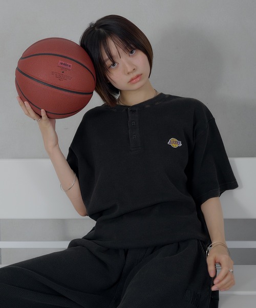 Perushu(ペルーシュ)の「Perushu/NBA ワッフルヘンリーネックTシャツ(Tシャツ/カットソー・メンズ・ボルドー/ネイビー/ブラウン/ブラック・SMALL/MEDIUM/LARGE)」の10枚目の写真