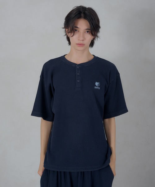 Perushu(ペルーシュ)の「Perushu/NBA ワッフルヘンリーネックTシャツ(Tシャツ/カットソー・メンズ・ボルドー/ネイビー/ブラウン/ブラック・SMALL/MEDIUM/LARGE)」の15枚目の写真
