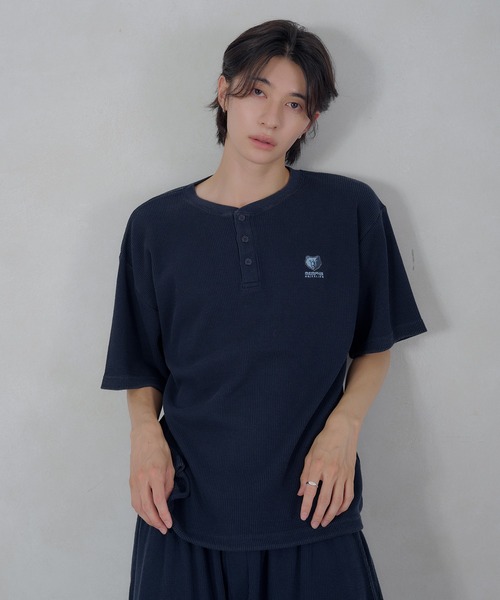 Perushu(ペルーシュ)の「Perushu/NBA ワッフルヘンリーネックTシャツ(Tシャツ/カットソー・メンズ・ボルドー/ネイビー/ブラウン/ブラック・SMALL/MEDIUM/LARGE)」の16枚目の写真