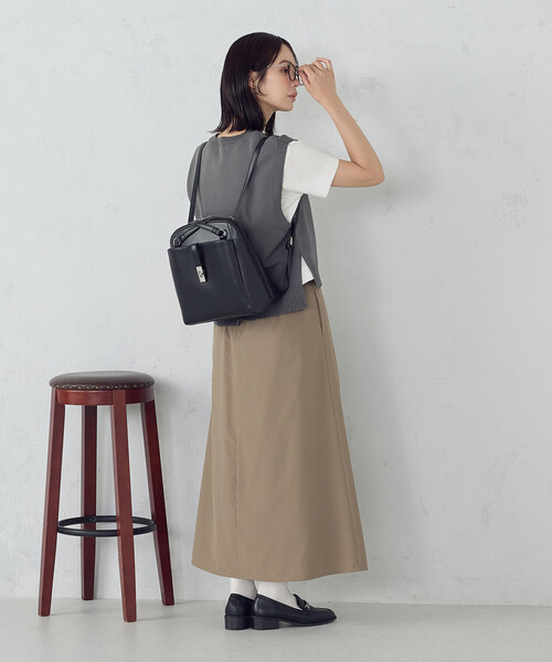 MONO COMME CA(モノコムサ)の「ひねり金具 2WAY トートリュック(バックパック/リュック・レディース・グレー/ブラック・FREE)」の7枚目の写真