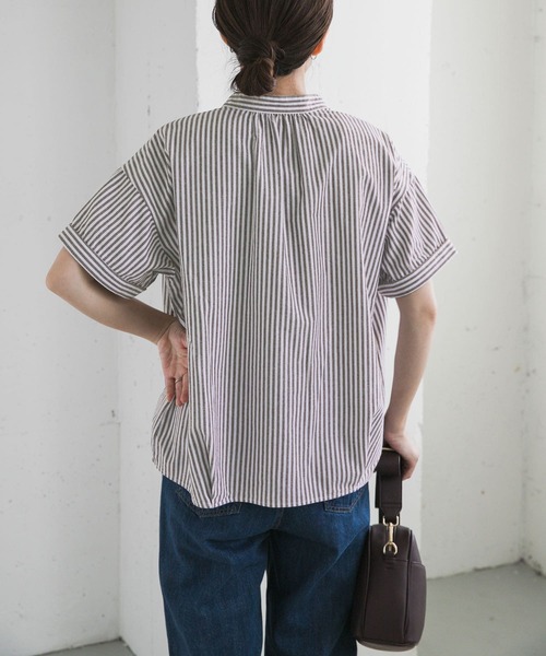 URBAN RESEARCH DOORS（アーバンリサーチドアーズ）の「ストライプドロストバンドカラーシャツ（シャツ/ブラウス・レディース・ネイビー/ブラウン/グリーン・MEDIUM）」の5枚目の写真