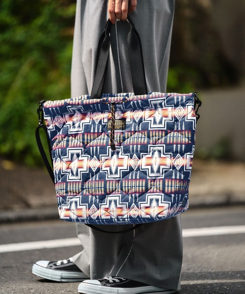 KiU(キウ)の「【PENDLETON × KiU LIMITED ITEM】ペンドルトン パデッドドロストトートバッグ(トートバッグ・レディース・ネイビー/カーキ・FREE)」の9枚目の写真