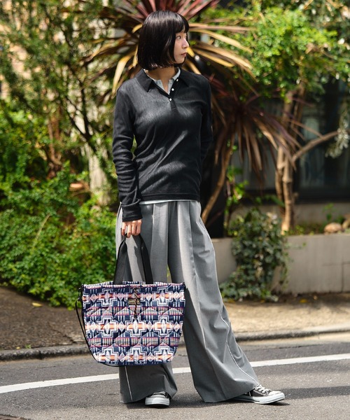 KiU(キウ)の「【PENDLETON × KiU LIMITED ITEM】ペンドルトン パデッドドロストトートバッグ(トートバッグ・レディース・ネイビー/カーキ・FREE)」の3枚目の写真