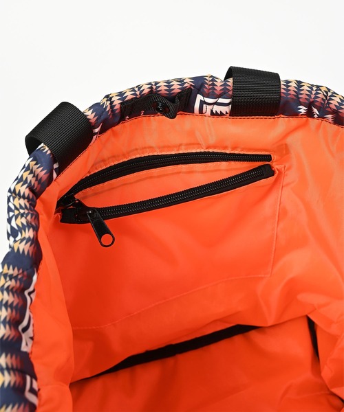 KiU(キウ)の「【PENDLETON × KiU LIMITED ITEM】ペンドルトン パデッドドロストトートバッグ(トートバッグ・レディース・ネイビー/カーキ・FREE)」の16枚目の写真