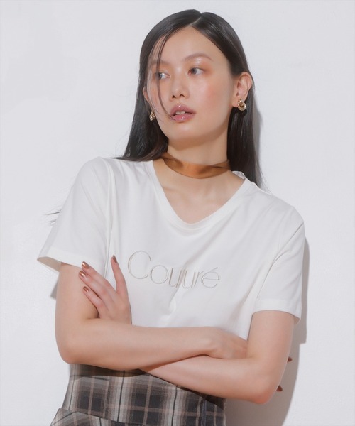 AND COUTURE(アンドクチュール)の「COUTURE 刺繍Tシャツ(Tシャツ/カットソー・レディース・オフホワイト/ブラック・FREE)」の3枚目の写真