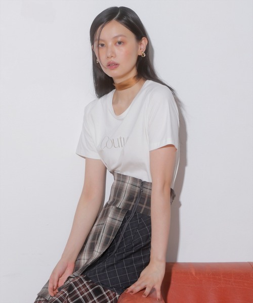 AND COUTURE(アンドクチュール)の「COUTURE 刺繍Tシャツ(Tシャツ/カットソー・レディース・オフホワイト/ブラック・FREE)」の4枚目の写真