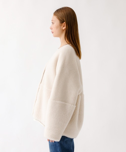 MICA&DEAL(マイカ&ディール)の「【MICA&DEAL /マイカアンドディール】リバーシブルVボア/リバーシブル/ボア/もこもこ/アウター【WEB限定】(ノーカラーコート・レディース・オフホワイト/ブラウン・フリー)」の20枚目の写真