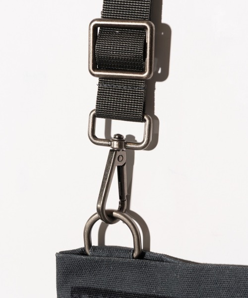 glamb（グラム）の「Rebirth Shoulder Bag / リバースショルダーバッグ（ショルダーバッグ・メンズ・ブラック・FREE）」の5枚目の写真