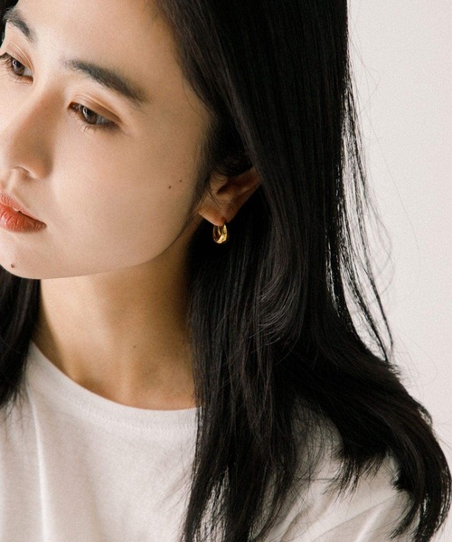 URBAN RESEARCH（アーバンリサーチ）の「decor『デコール』　Plump Drop Pierce L GD（ピアス（両耳用）・レディース・ゴールド・-）」の3枚目の写真