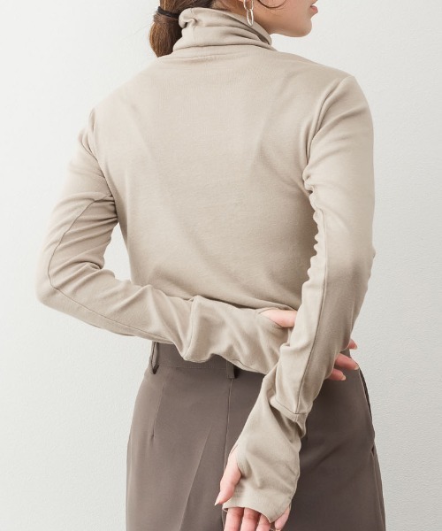 RCD（アールシーディー）の「ハイネック指穴カットソー（Tシャツ/カットソー・レディース・カーキ/グレイッシュベージュ/ブラック/チャコールグレー/オフホワイト・L/M/4L/3L/LL）」の16枚目の写真