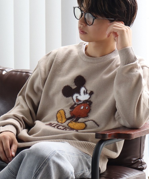 Disney（ディズニー）の「【Disney/ディズニー】アートワークデザイン ループ刺繍＆シャギー ジャガードニット（ニット/セーター・メンズ・オフホワイト/ネイビー/サックスブルー/グレイッシュベージュ・M/L/LL）」の5枚目の写真