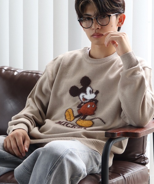 Disney（ディズニー）の「【Disney/ディズニー】アートワークデザイン ループ刺繍＆シャギー ジャガードニット（ニット/セーター・メンズ・オフホワイト/ネイビー/サックスブルー/グレイッシュベージュ・M/L/LL）」の7枚目の写真