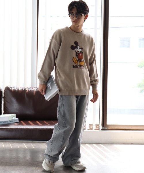 Disney（ディズニー）の「【Disney/ディズニー】アートワークデザイン ループ刺繍＆シャギー ジャガードニット（ニット/セーター・メンズ・オフホワイト/ネイビー/サックスブルー/グレイッシュベージュ・M/L/LL）」の9枚目の写真