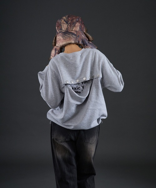 FTW(エフティダブリュー)の「STUDS BUTTON P/O(Tシャツ/カットソー・レディース・ブラック/グレー・SMALL/MEDIUM)」の2枚目の写真