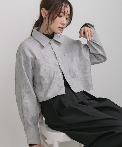 Bab(バブ)の「バックタックショートシャツ(シャツ/ブラウス・レディース・ブラウン/アイボリー/グレー・M)」の1枚目の写真