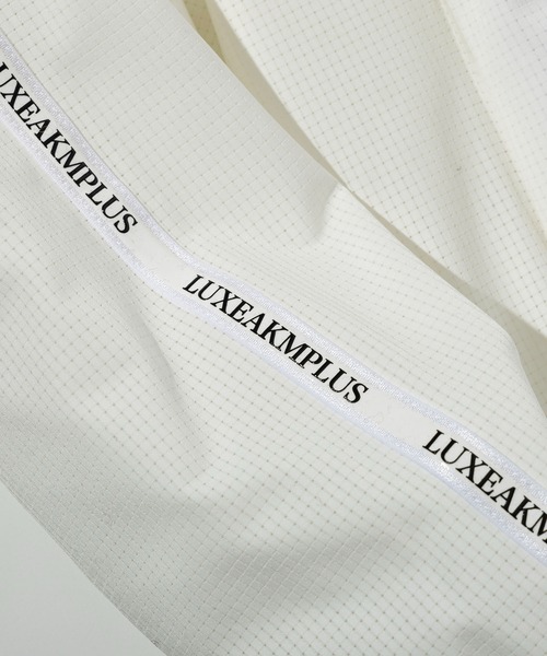 LUXEAKMPLUS(リュクスエイケイエムプラス)の「LUXEAKMPLUS(リュクスエイケイエムプラス)ゴルフ ハーフジップ サイドファスナー ブルゾン (通気性/ストレッチ性)(ブルゾン・メンズ・グレー/ブラック/ホワイト・S/M/L/XXL/XL)」の4枚目の写真