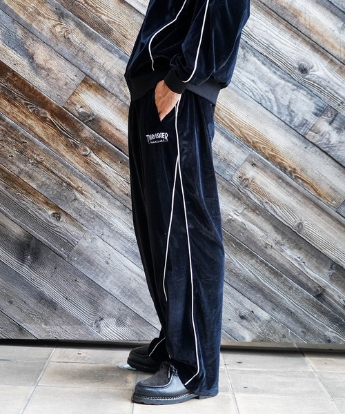 THRASHER(スラッシャー)の「VELOUR TRACK PANTS/THRASHER スラッシャー ベロア トラックパンツ ジャージ スポーツMIX ストリート Y2K レトロ ユニセックス(その他パンツ・メンズ・ブラック・MEDIUM/LARGE/X-LARGE)」の8枚目の写真