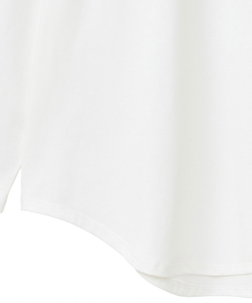 LOGEMENT DE CLAIRE（ロジュモンドクレール）の「定番ラウンドヘムロングTシャツ（Tシャツ/カットソー・レディース・モカ/ホワイト×ブラック/オフホワイト/ブラック・FREE）」の11枚目の写真
