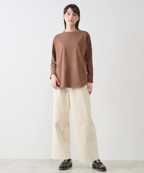 LOGEMENT DE CLAIRE（ロジュモンドクレール）の「定番ラウンドヘムロングTシャツ（Tシャツ/カットソー・レディース・モカ/ホワイト×ブラック/オフホワイト/ブラック・FREE）」の19枚目の写真