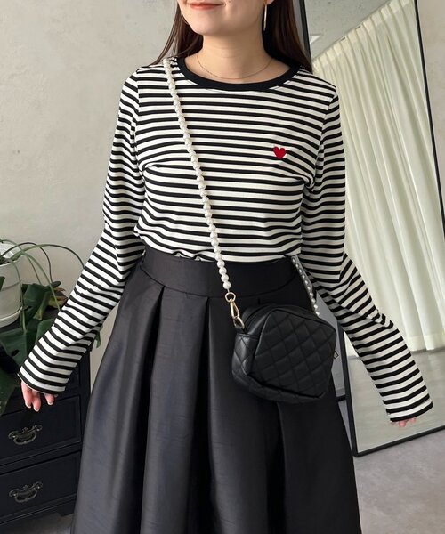 prose verse(プロズヴェール)の「ハート刺繍ボーダーロンT(Tシャツ/カットソー・レディース・ブラック系その他2/ブラック系その他・LARGE/MEDIUM)」の2枚目の写真